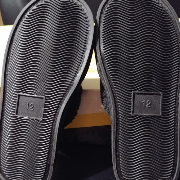 GREAT GIFT!! NWT & BOX - Mickey Mouse slip-on slippers - Toddler Boys 12 - Picture 6 of 6